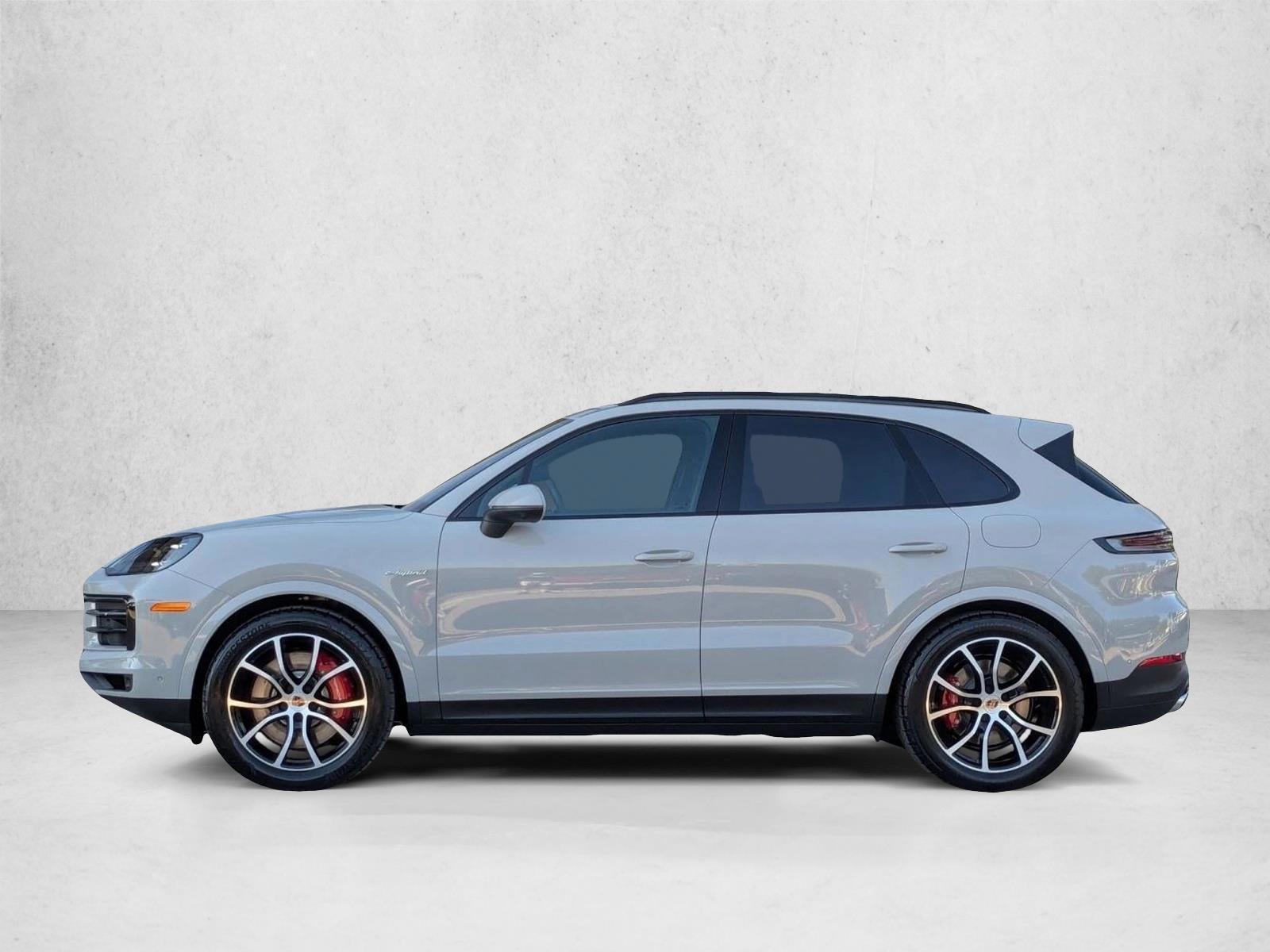Thumbnail: 2026 Porsche Cayenne - 2