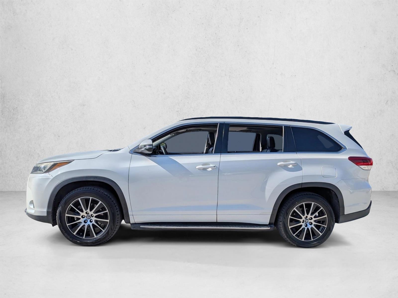 Thumbnail: 2017 Toyota Highlander - 2