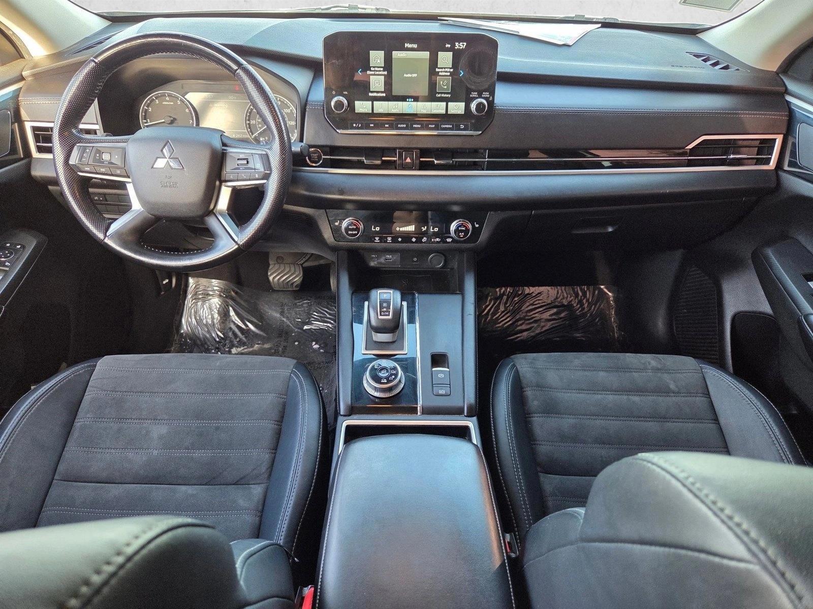 Thumbnail: 2022 Mitsubishi Outlander - 3