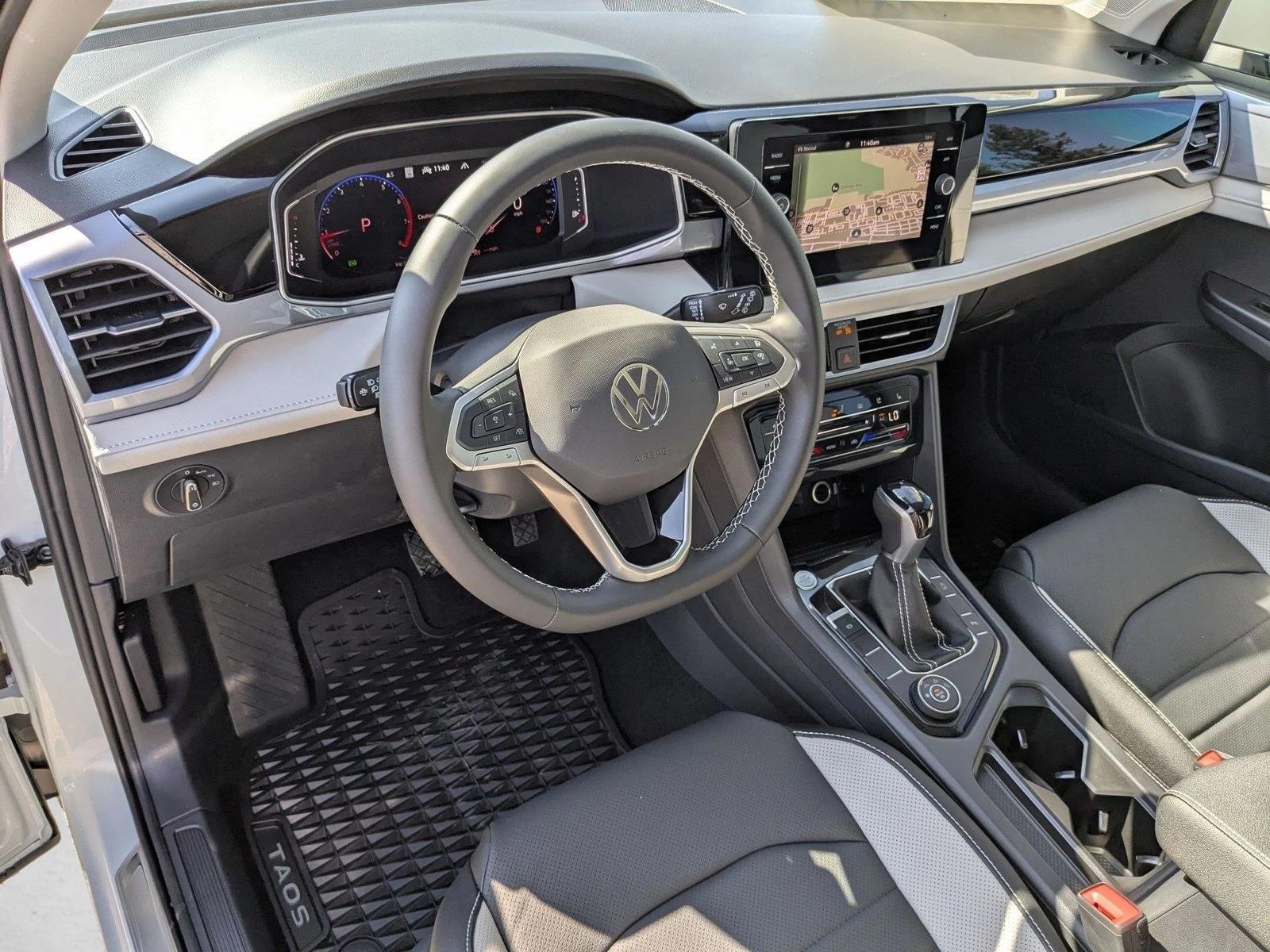 Thumbnail: 2025 Volkswagen Taos - 3
