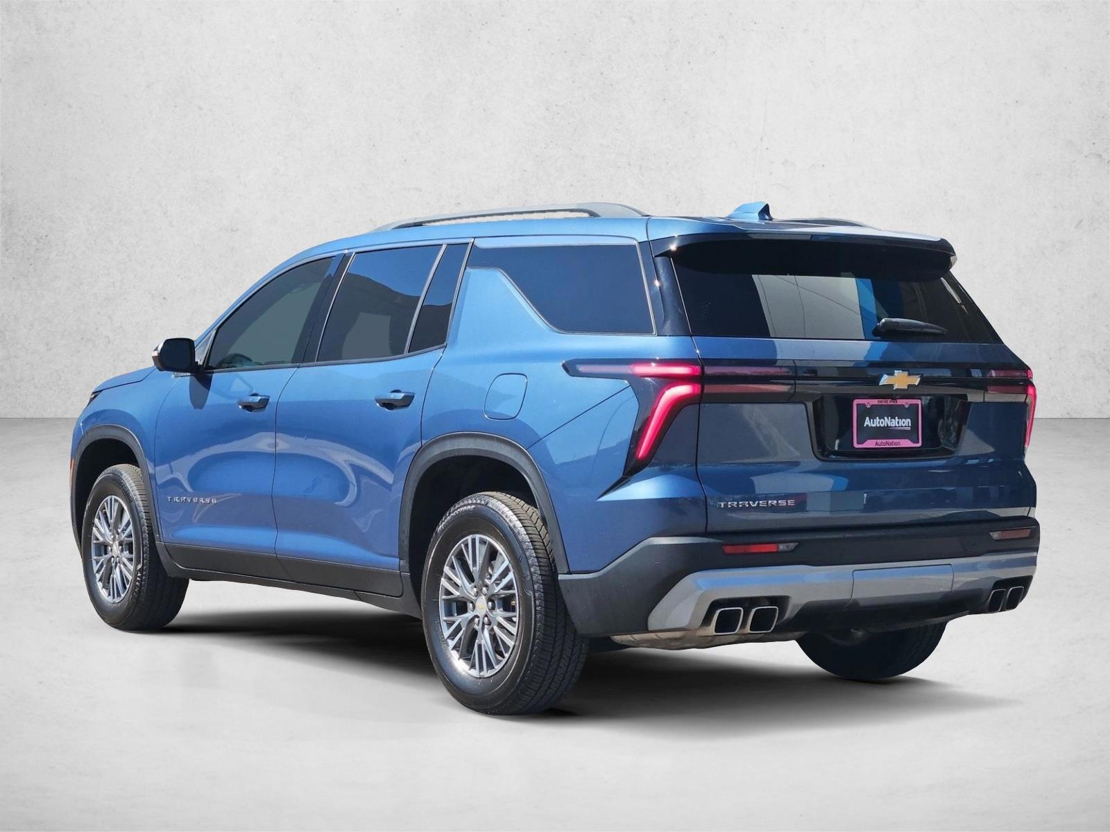 2025 Chevrolet Traverse LT - Photo 6