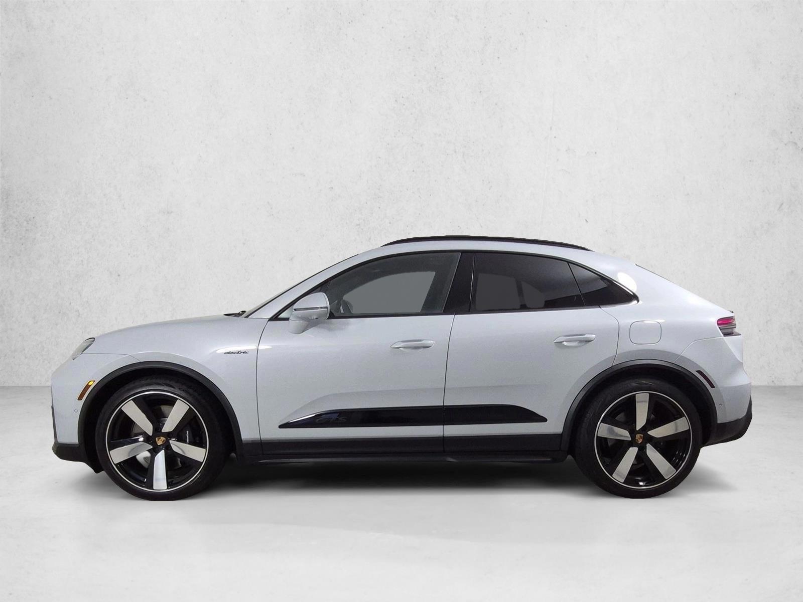 Thumbnail: 2026 Porsche Macan - 2