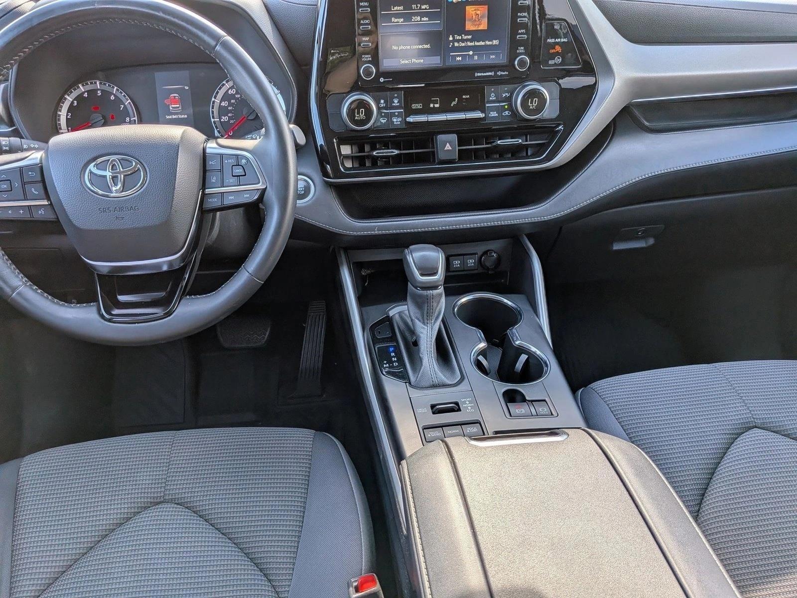 Thumbnail: 2021 Toyota Highlander - 3