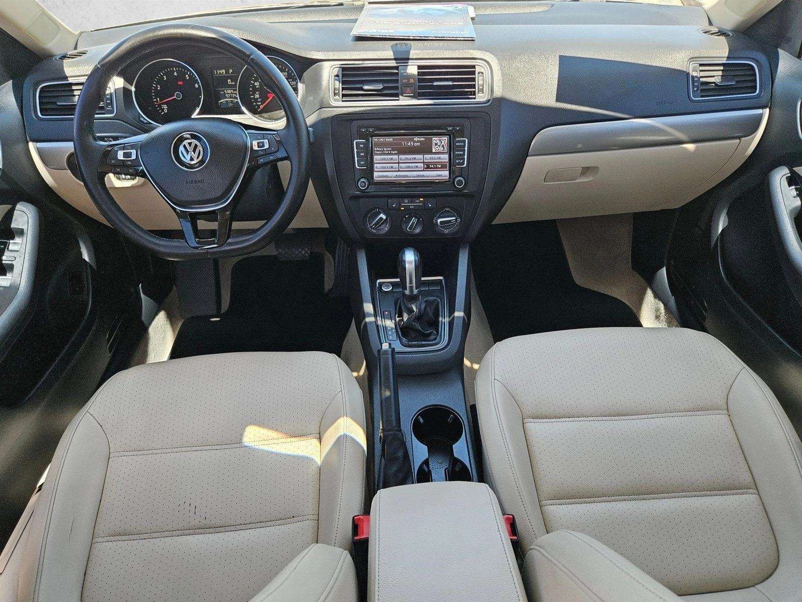 Thumbnail: 2015 Volkswagen Jetta - 4