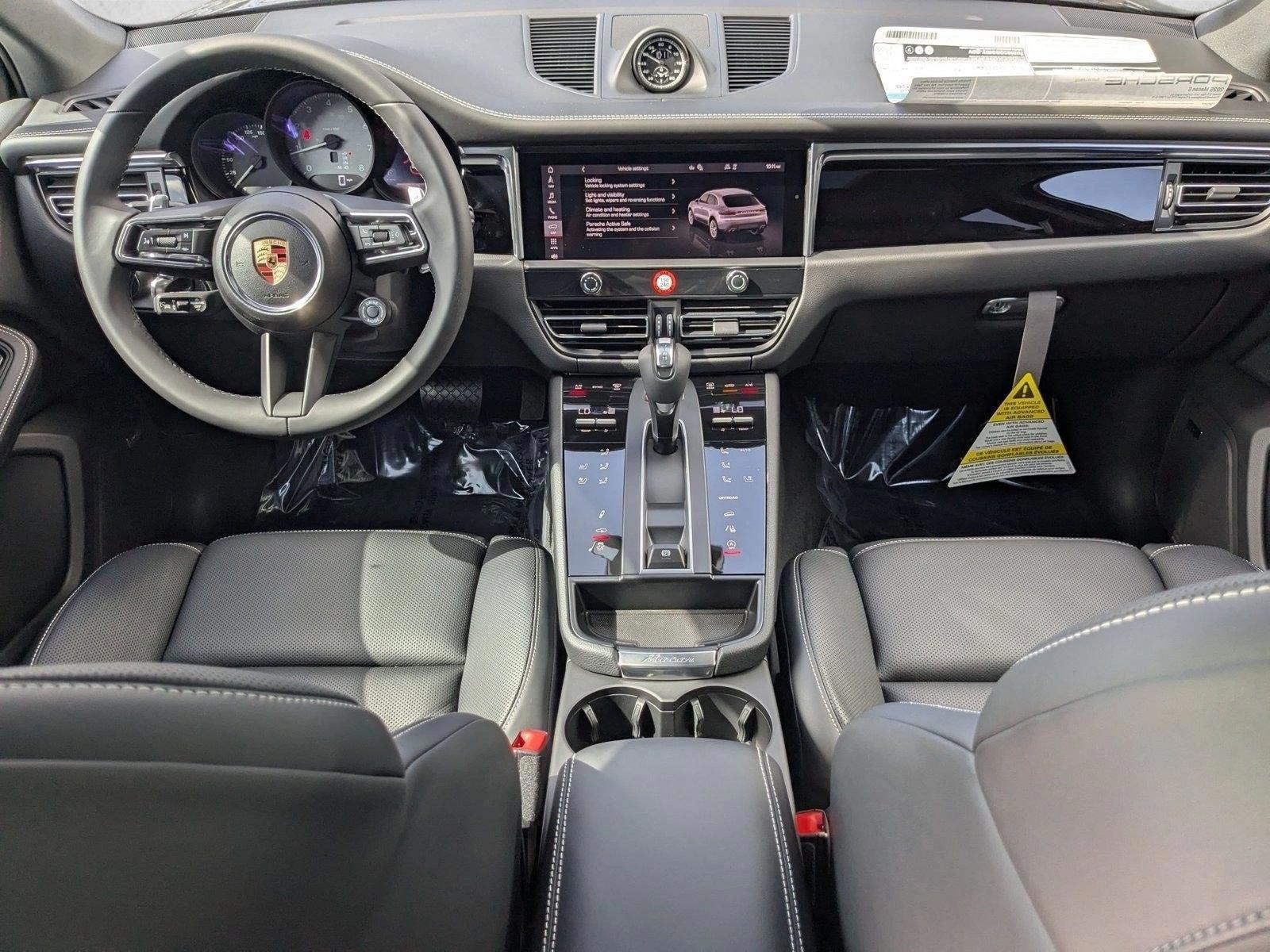 Thumbnail: 2025 Porsche Macan - 4