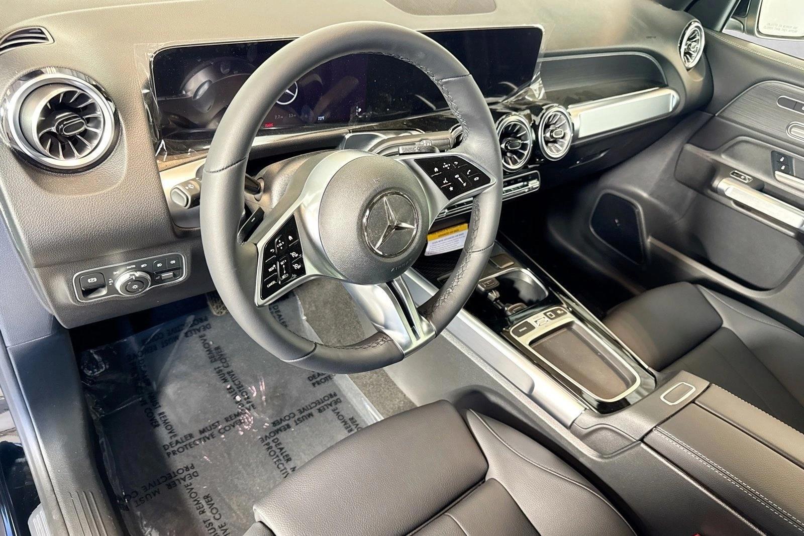 Thumbnail: 2026 Mercedes-Benz GLB - 3