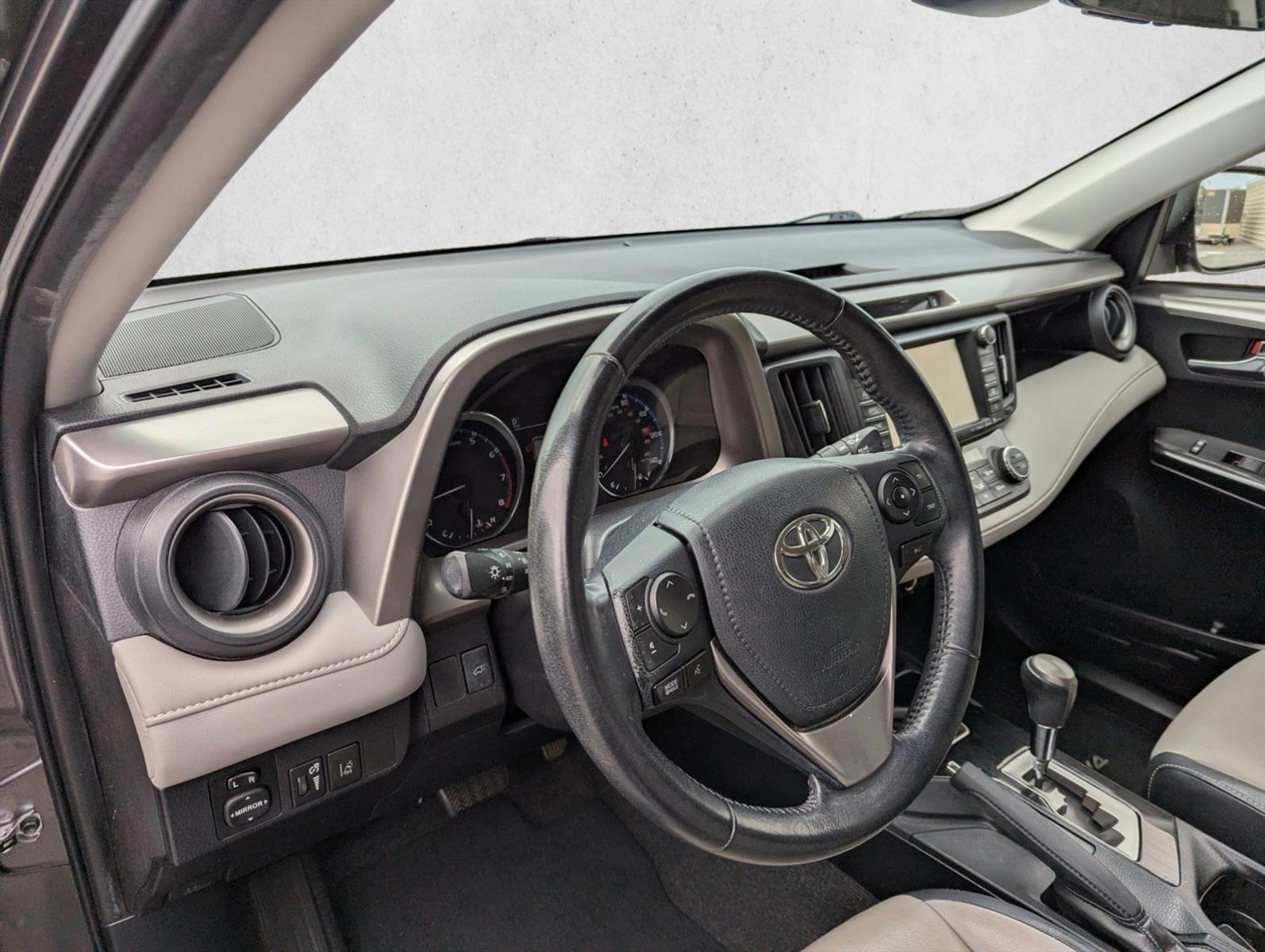 Thumbnail: 2016 Toyota RAV4 - 3