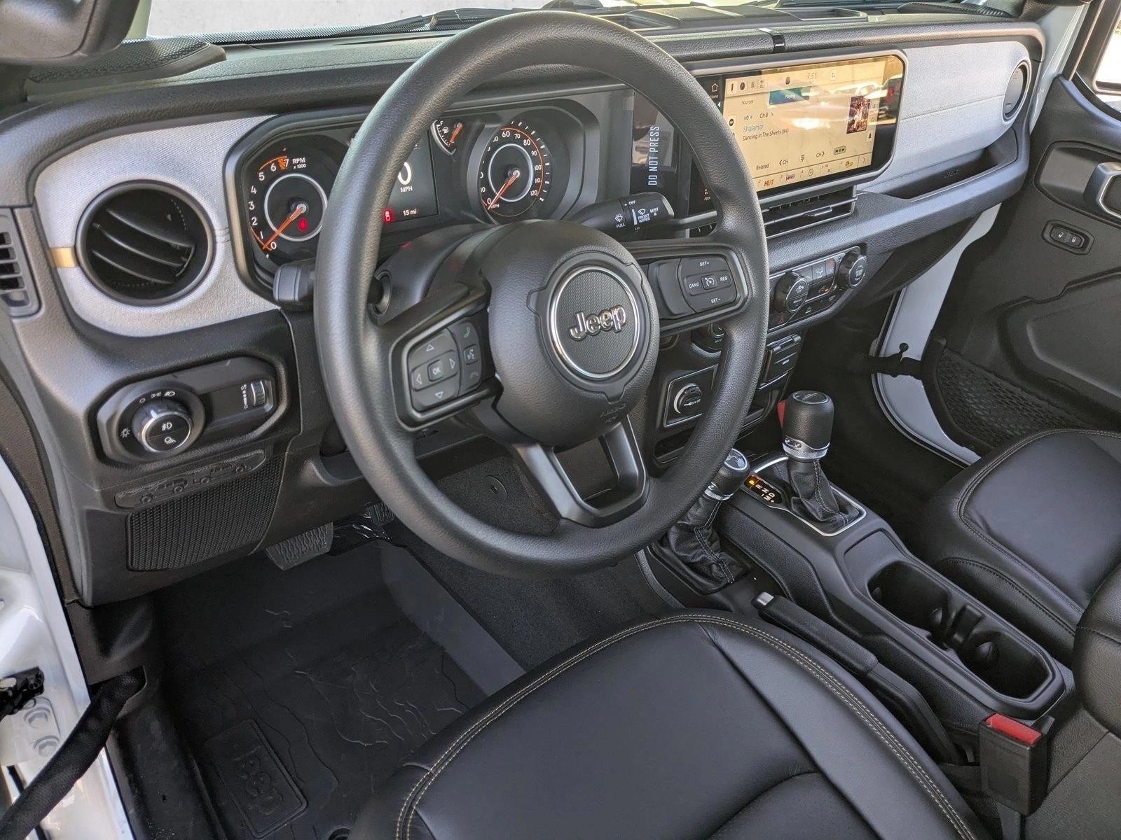Thumbnail: 2026 Jeep Gladiator - 3