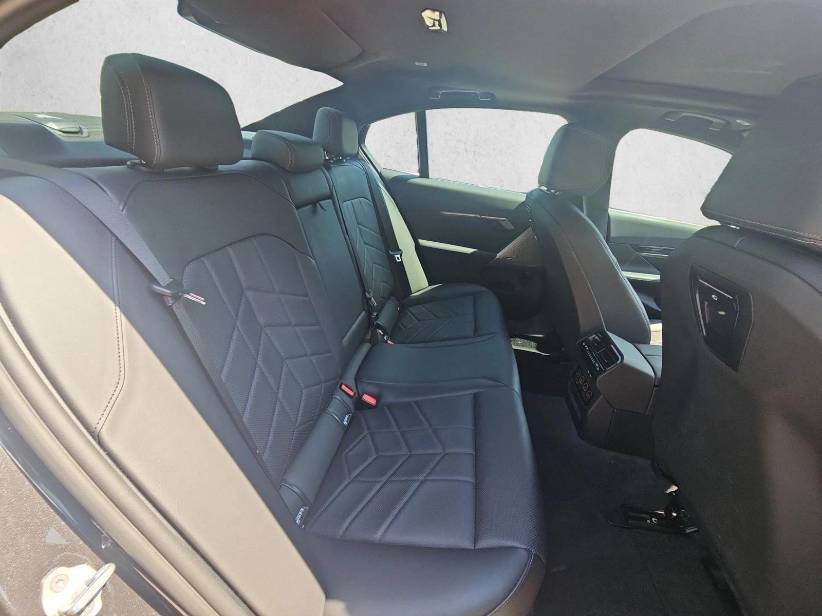 2026 BMW i5 40 - Photo 14