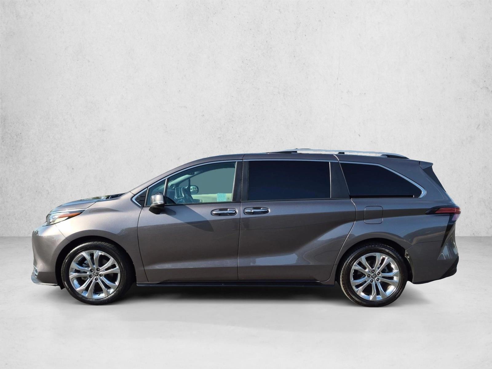 Thumbnail: 2022 Toyota Sienna - 2