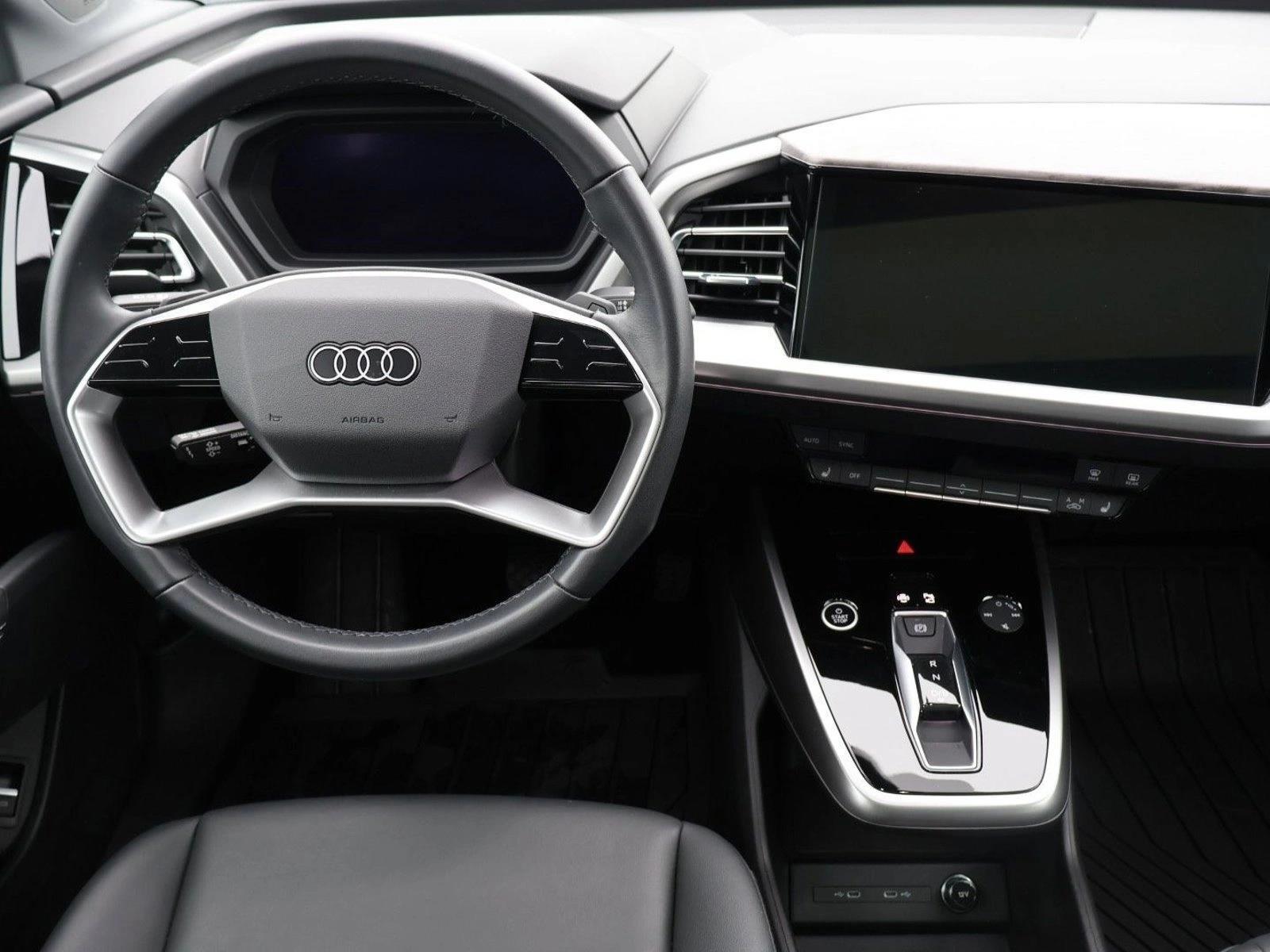 Thumbnail: 2023 Audi Q4 e-tron - 4