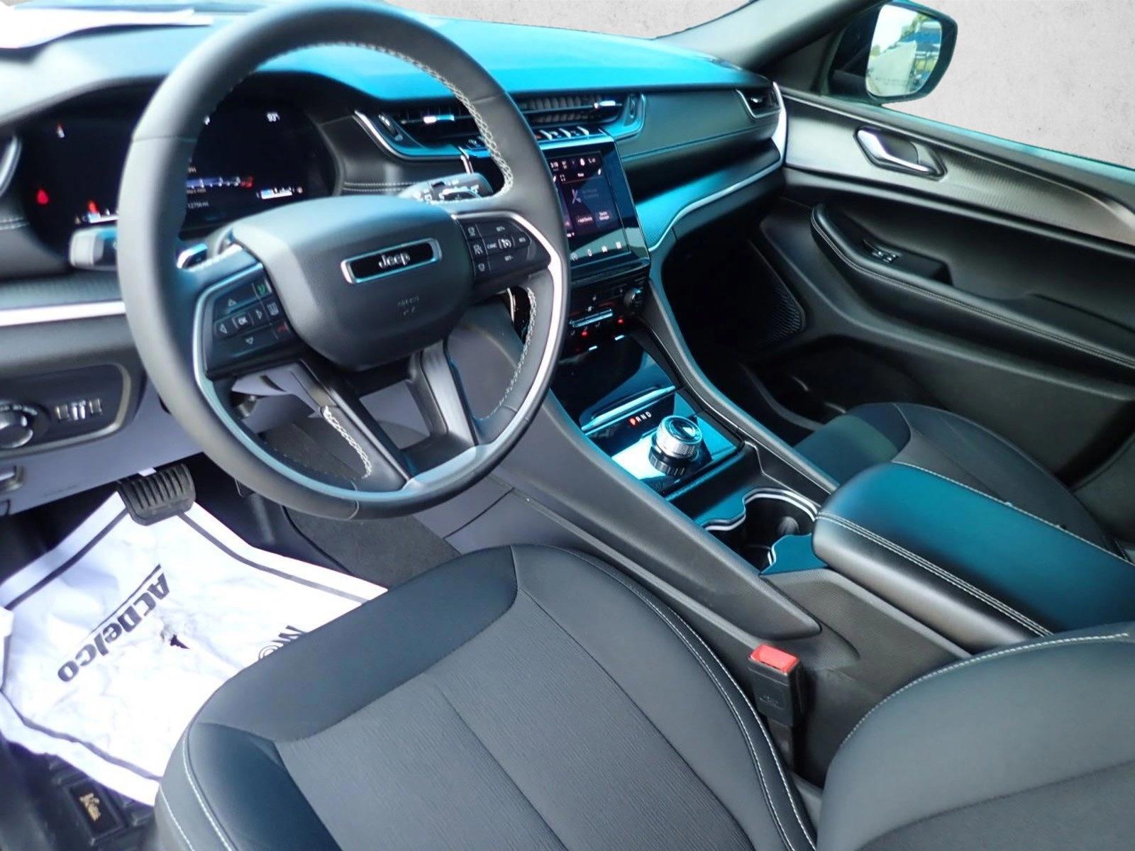 Thumbnail: 2025 Jeep Grand Cherokee L - 3