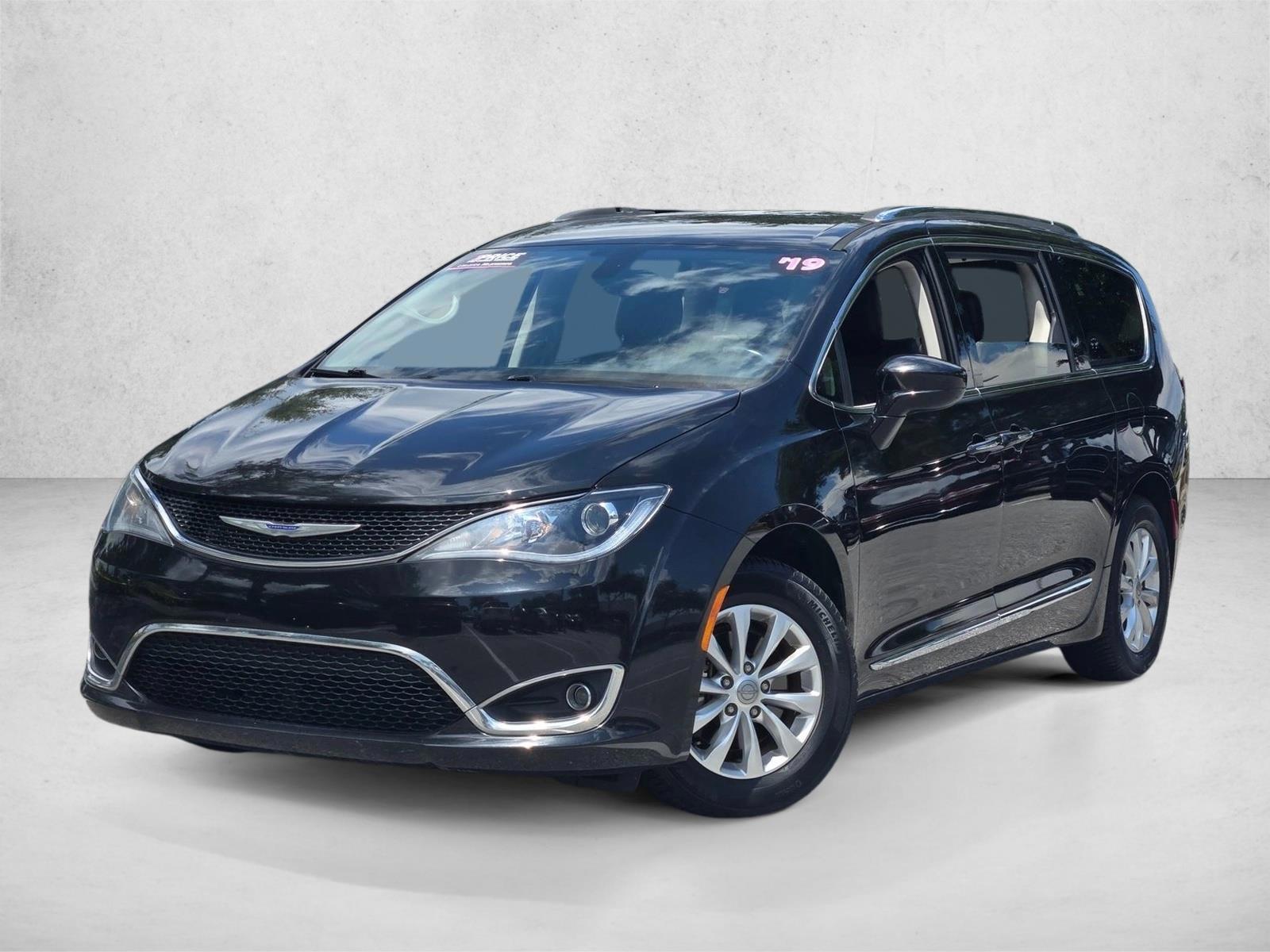 Thumbnail: 2019 Chrysler Pacifica - 1