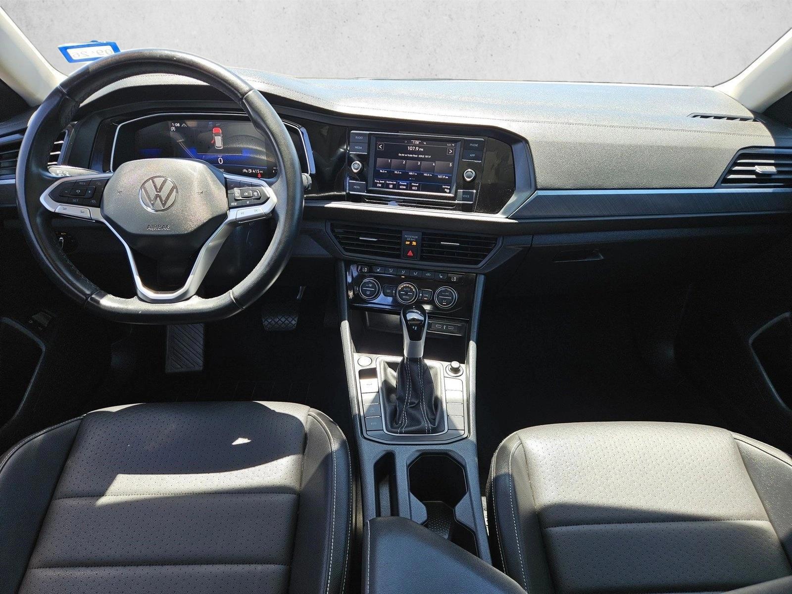 Thumbnail: 2024 Volkswagen Jetta - 3