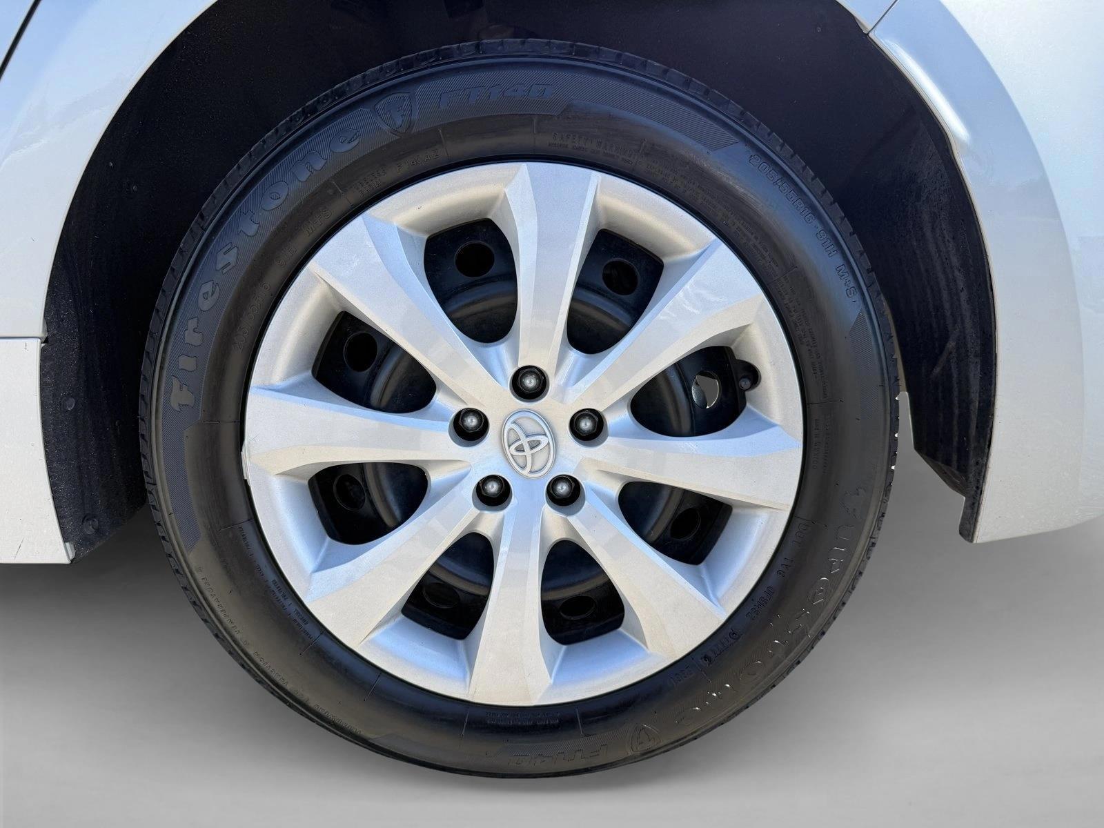 2025 Toyota Corolla LE - Photo 26