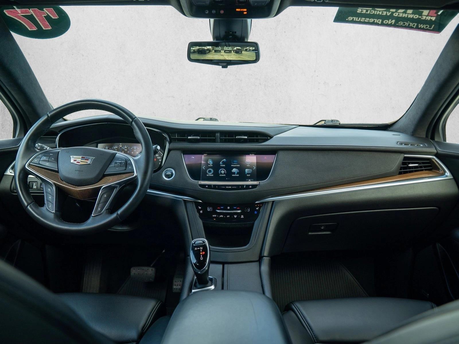 Thumbnail: 2017 Cadillac XT5 - 4