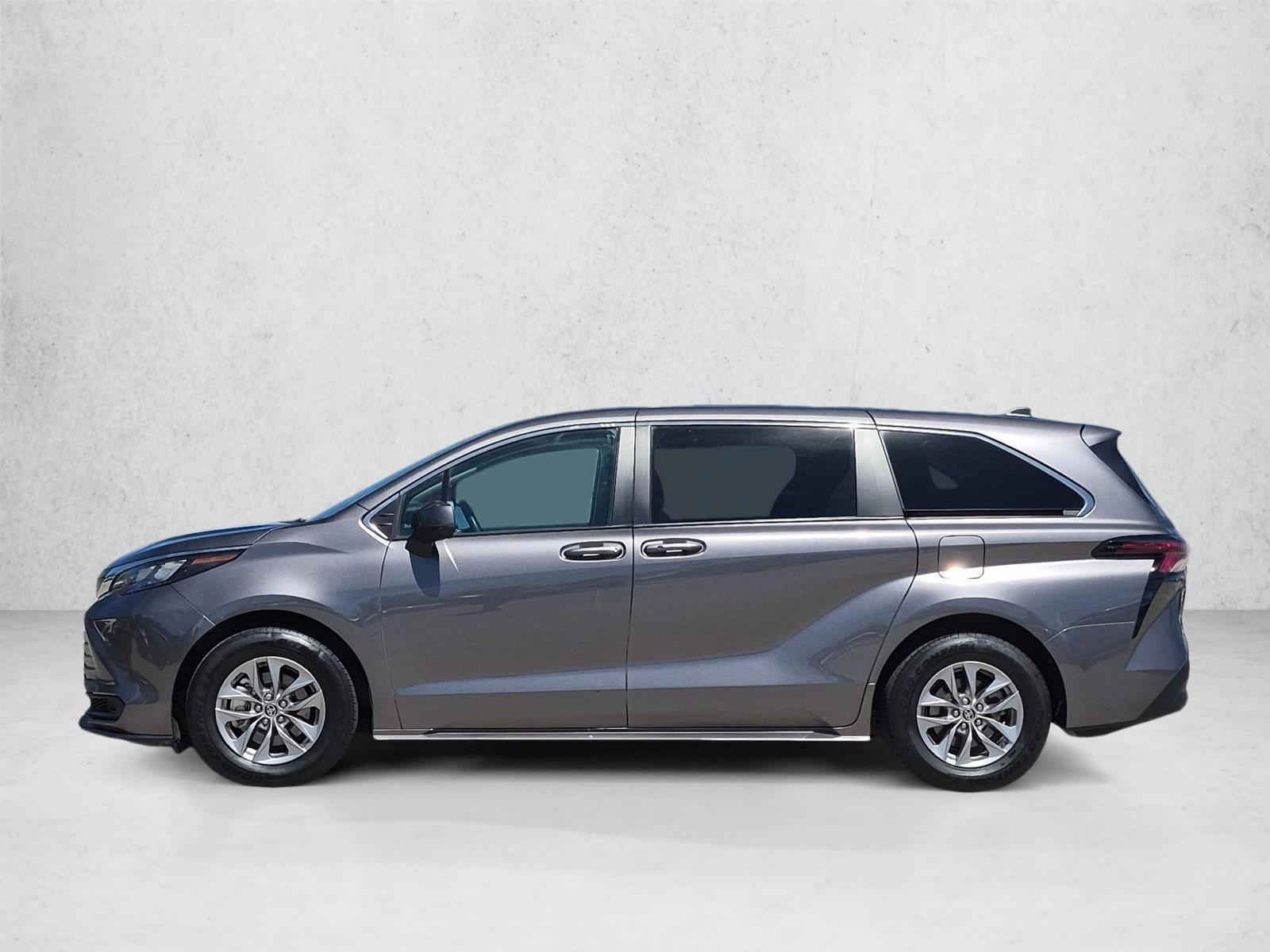 Thumbnail: 2024 Toyota Sienna - 2