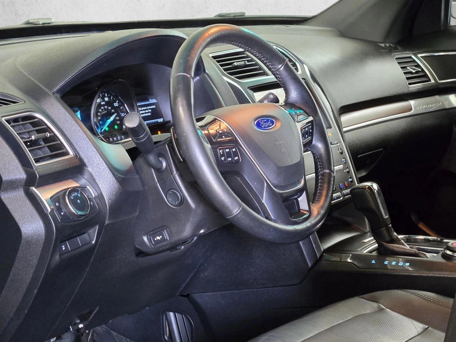 Thumbnail: 2016 Ford Explorer - 3