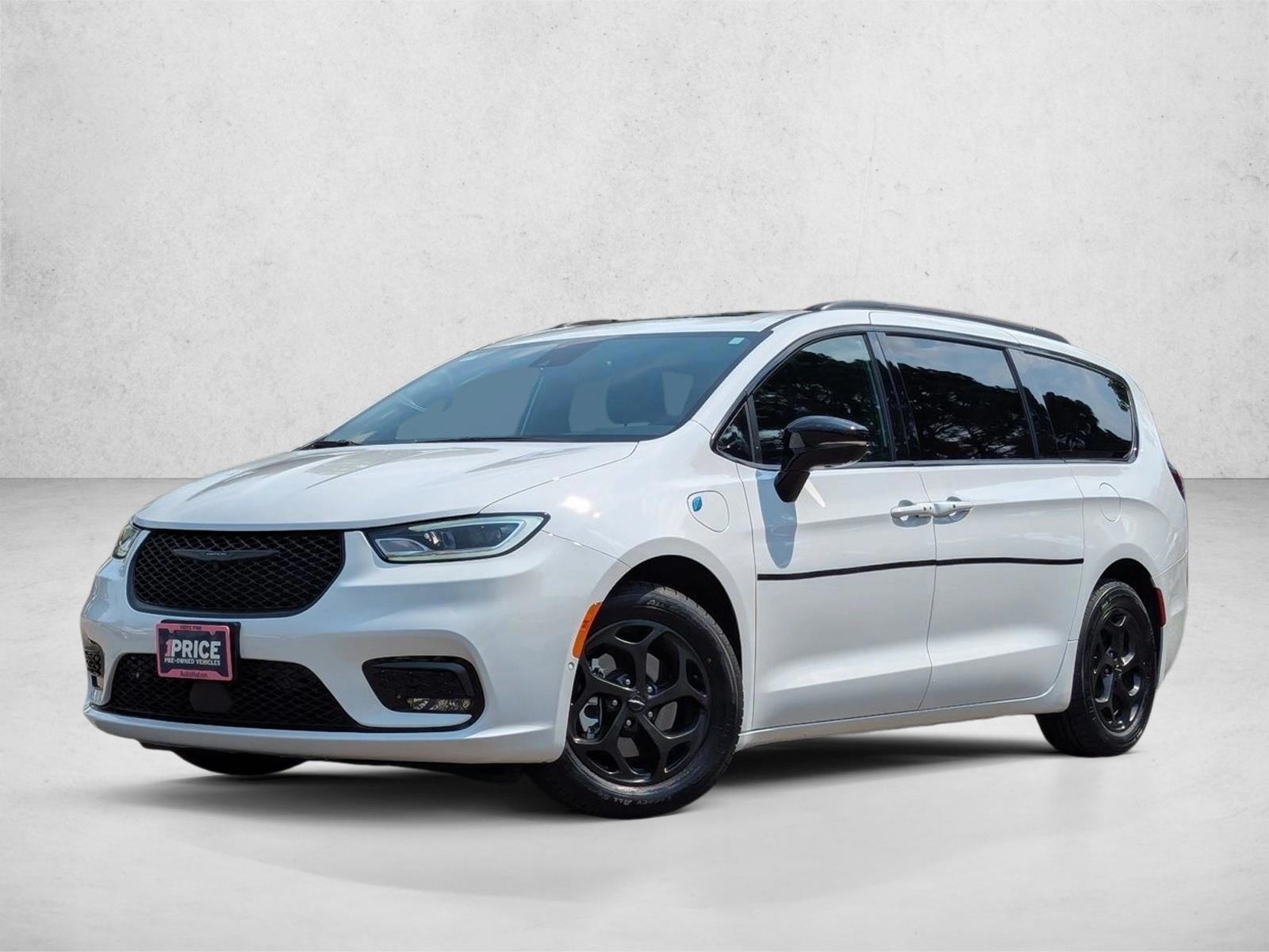 Thumbnail: 2025 Chrysler Pacifica - 1