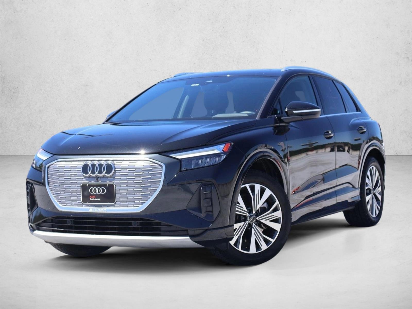 Thumbnail: 2023 Audi Q4 e-tron - 1