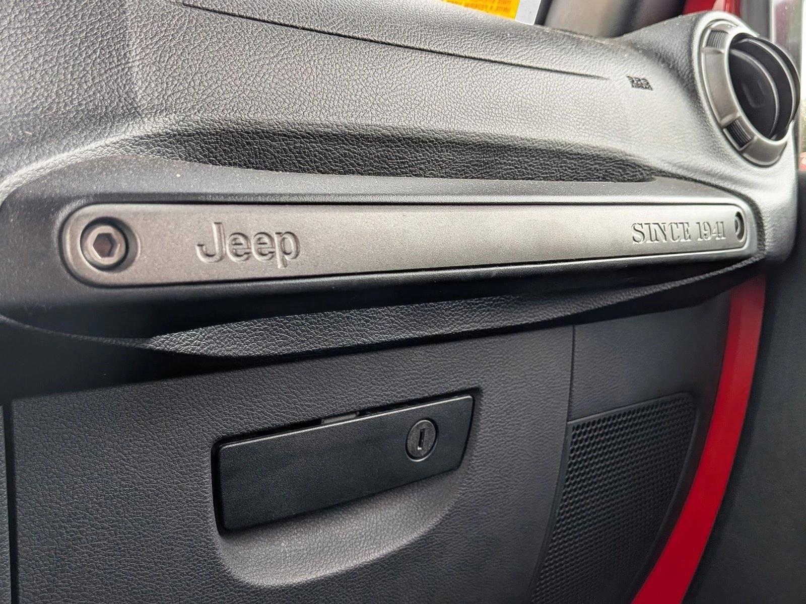 Thumbnail: 2016 Jeep Wrangler - 3