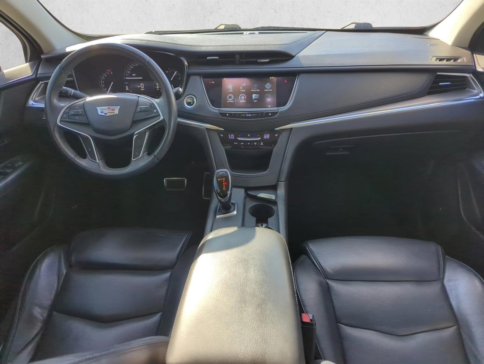 Thumbnail: 2017 Cadillac XT5 - 2