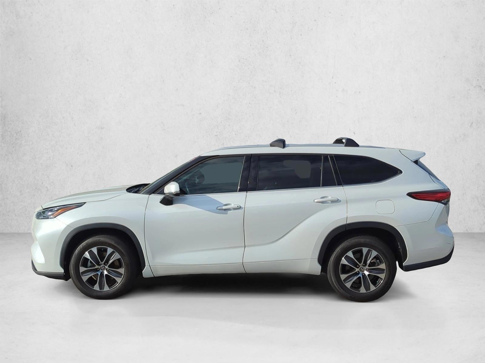 Thumbnail: 2022 Toyota Highlander - 2