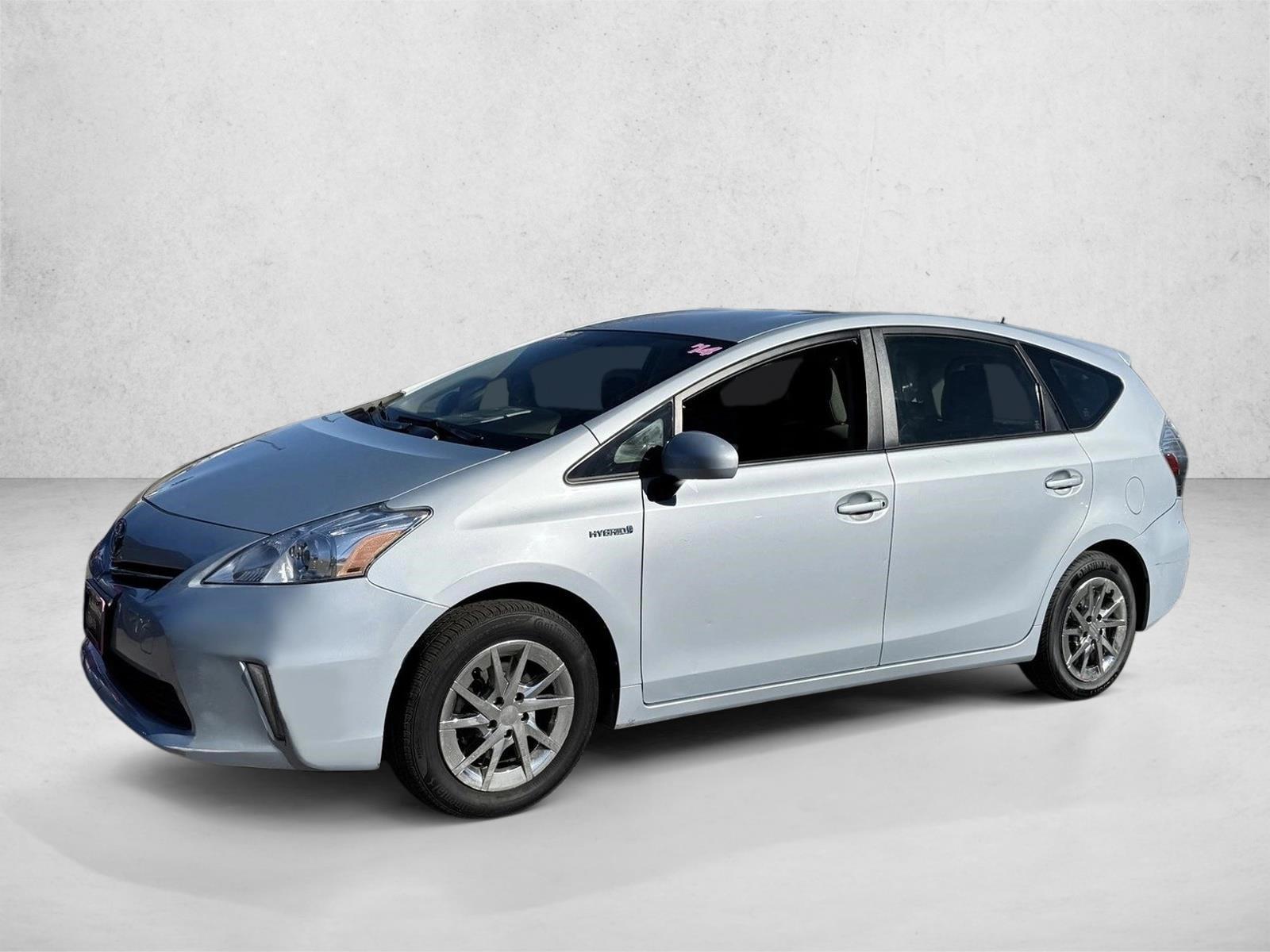 Thumbnail: 2014 Toyota Prius v - 1