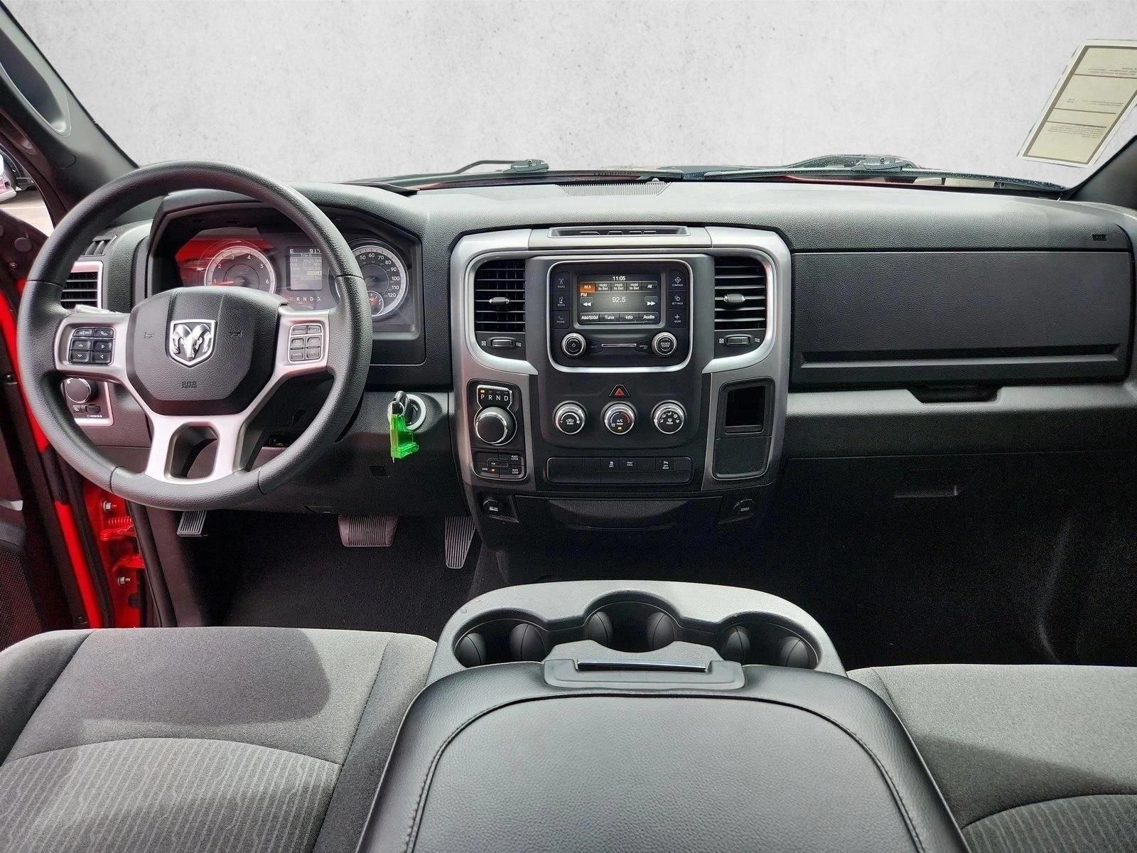 Thumbnail: 2024 RAM 1500 Classic - 3