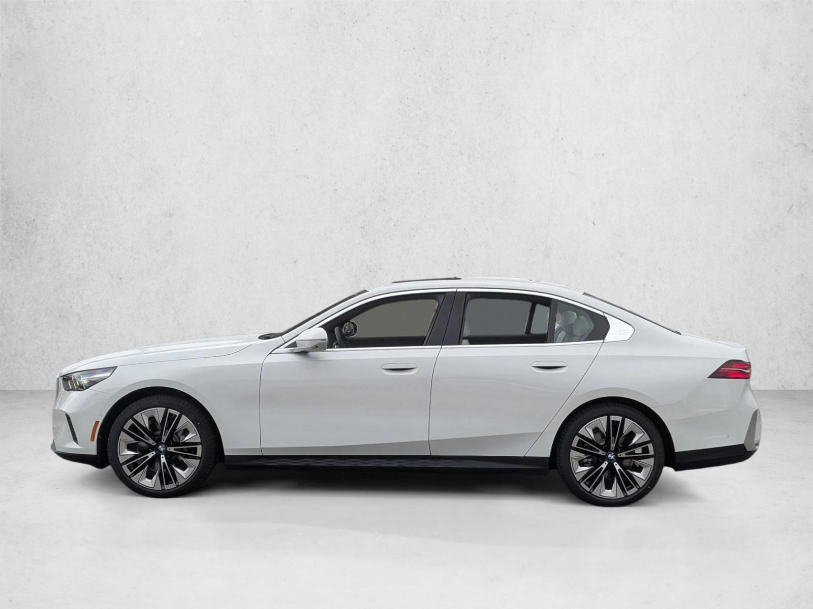 Thumbnail: 2026 BMW 5 Series - 2