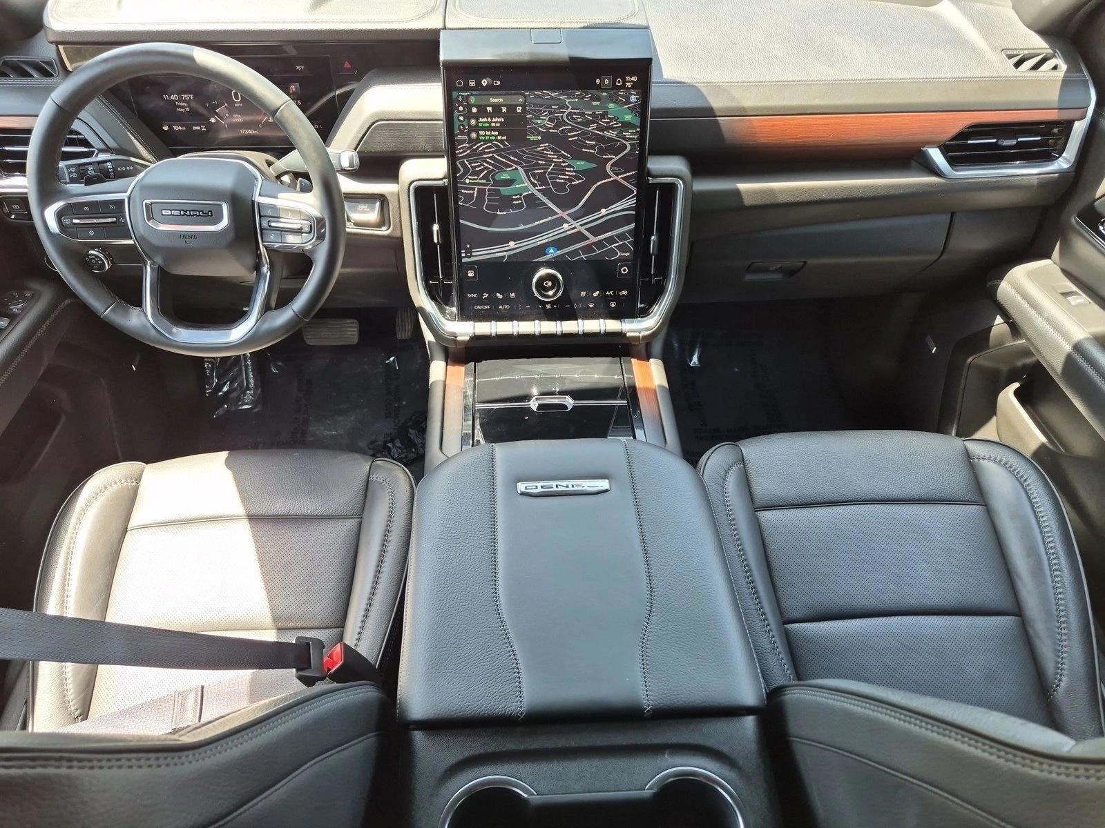 Thumbnail: 2025 GMC Yukon XL - 4
