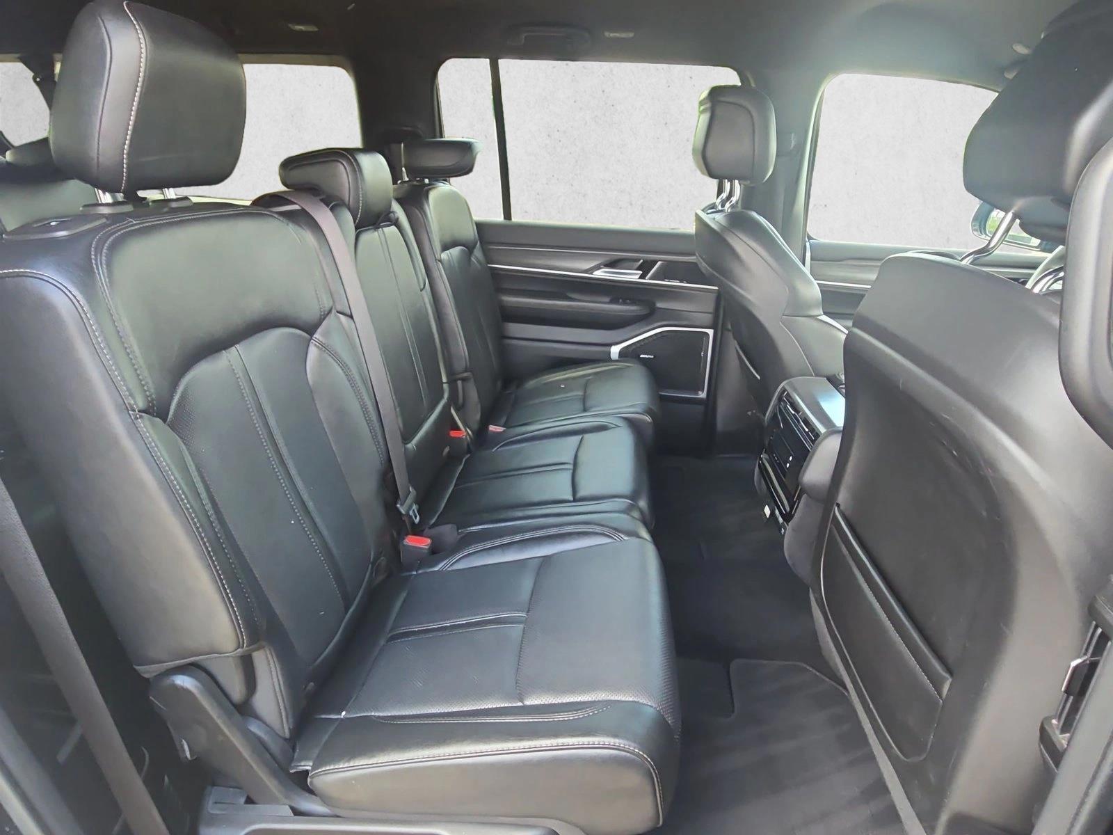 2023 Jeep Wagoneer L Series II - Photo 21