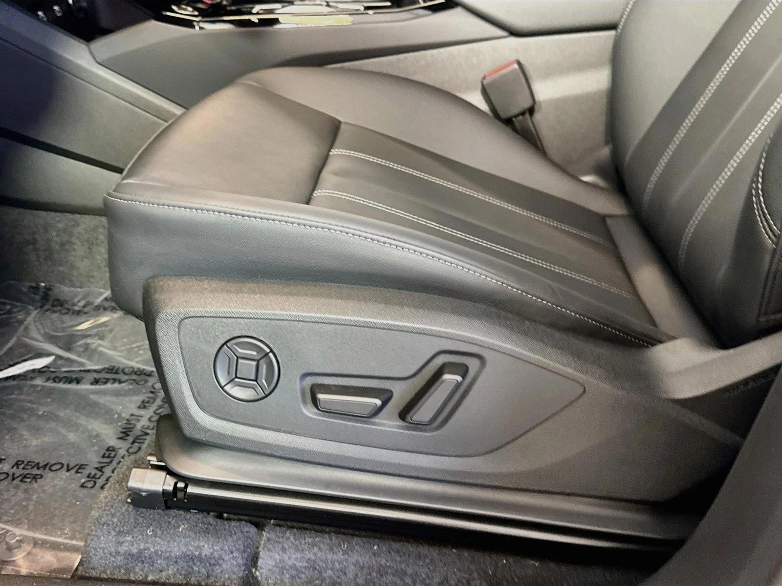 Thumbnail: 2027 Audi Q6 e-tron - 4