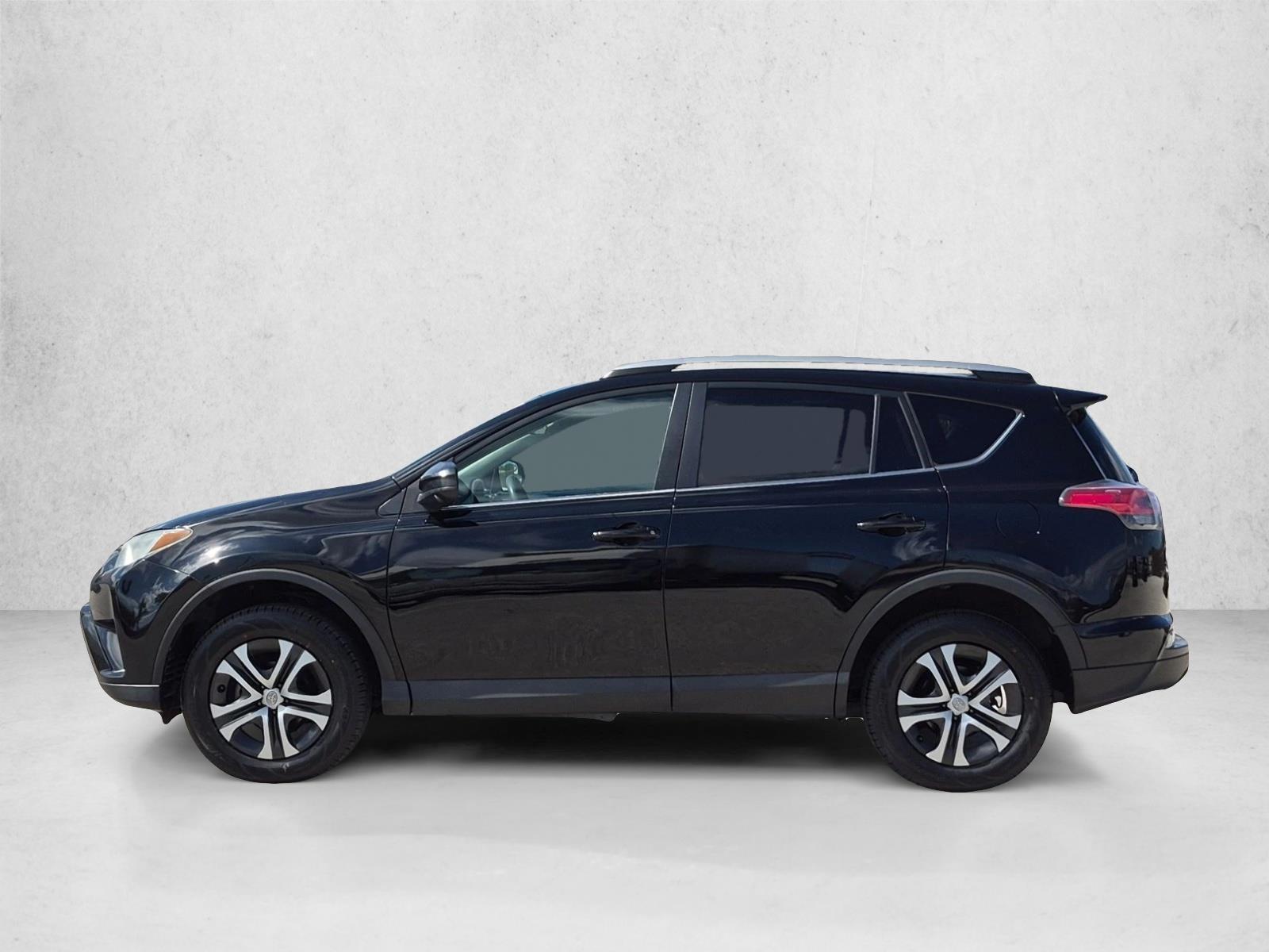 Thumbnail: 2017 Toyota RAV4 - 2