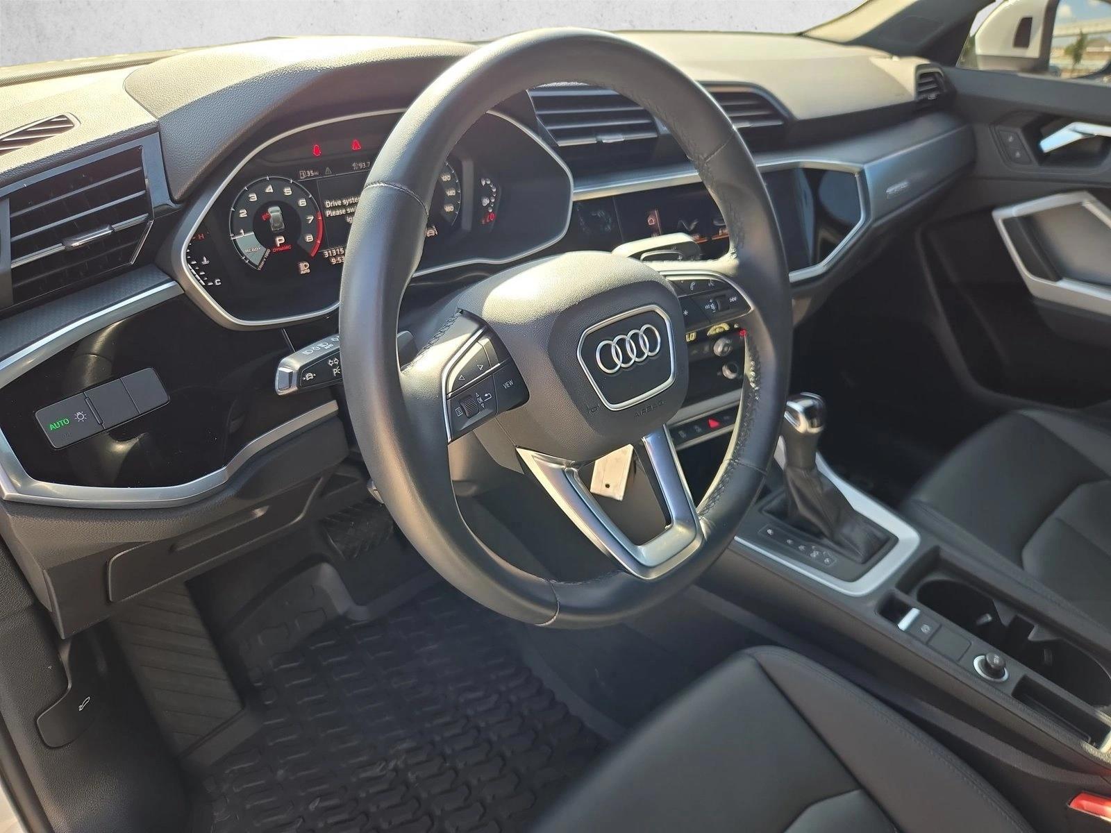 Thumbnail: 2022 Audi Q3 - 3