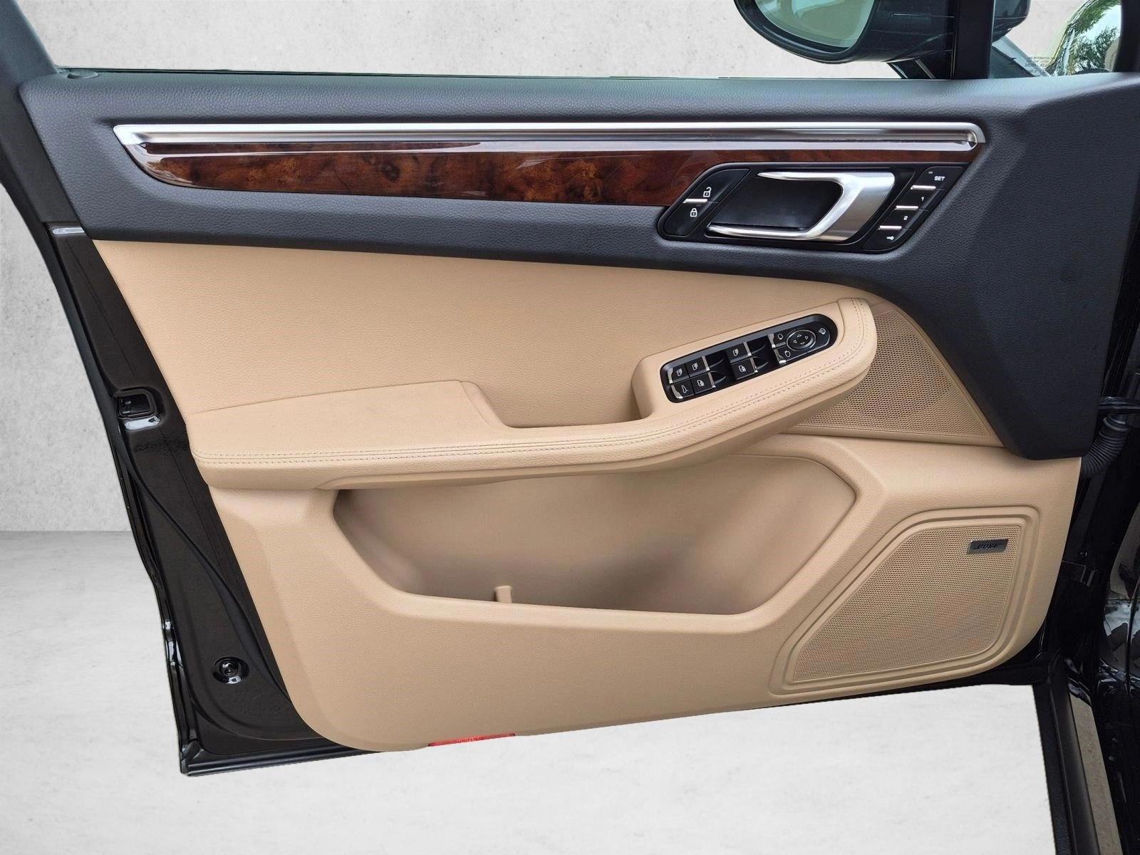 2023 Porsche Macan S - Photo 13