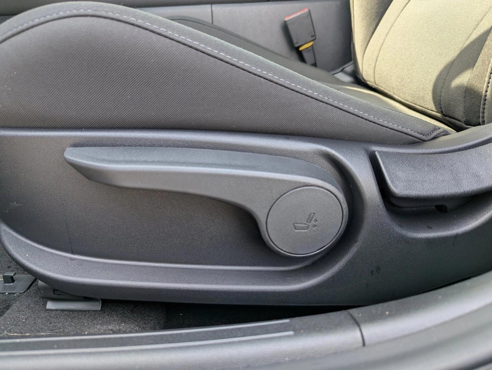Thumbnail: 2026 Hyundai Elantra - 4