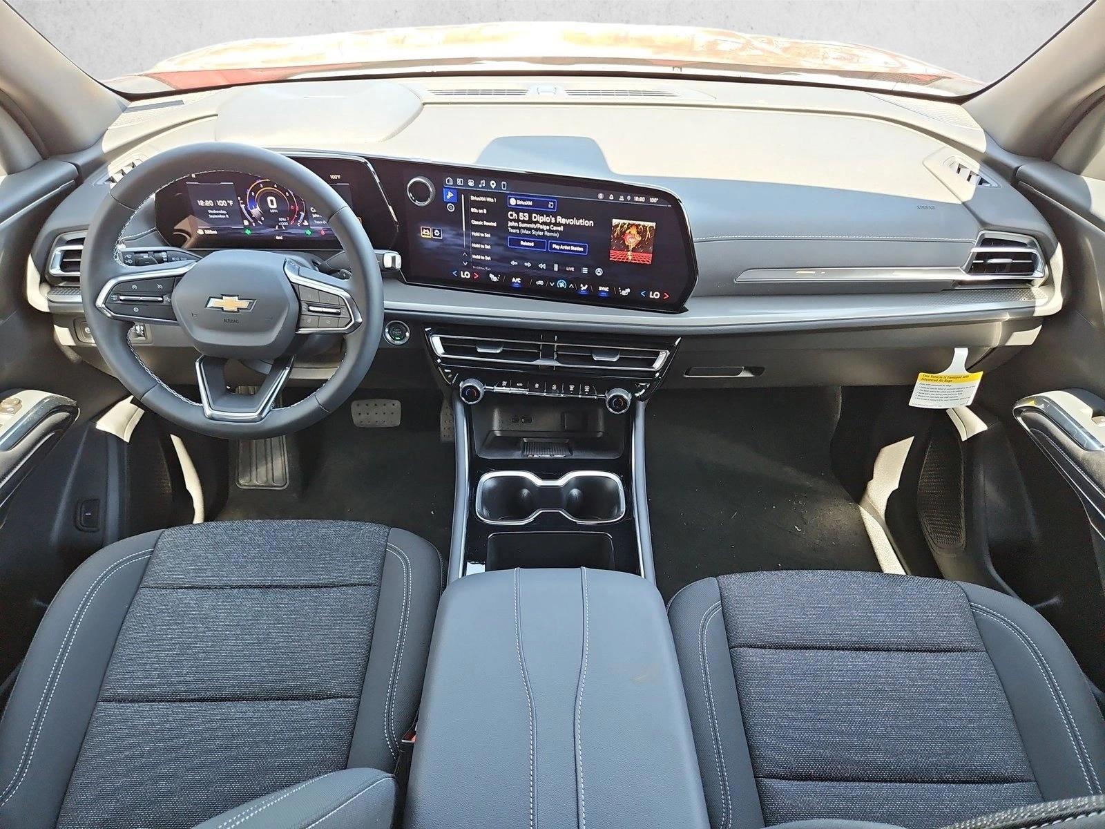 Thumbnail: 2027 Chevrolet Traverse - 3