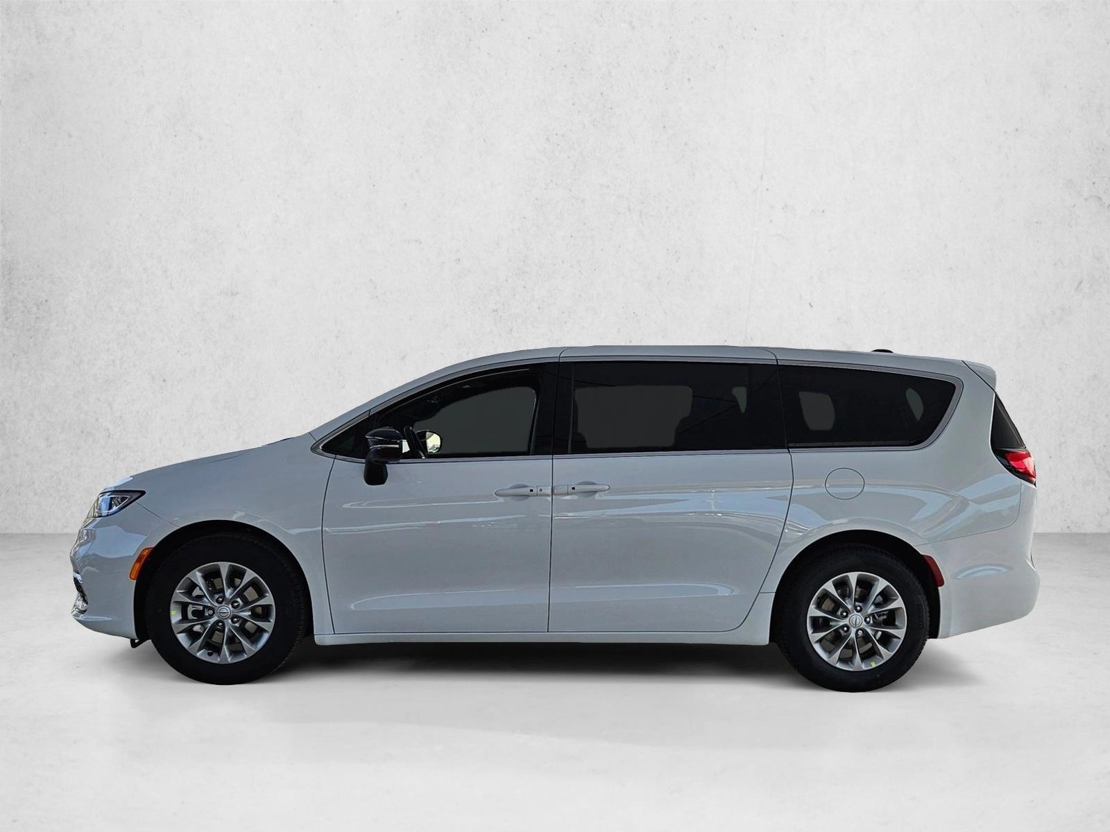 Thumbnail: 2026 Chrysler Pacifica - 2