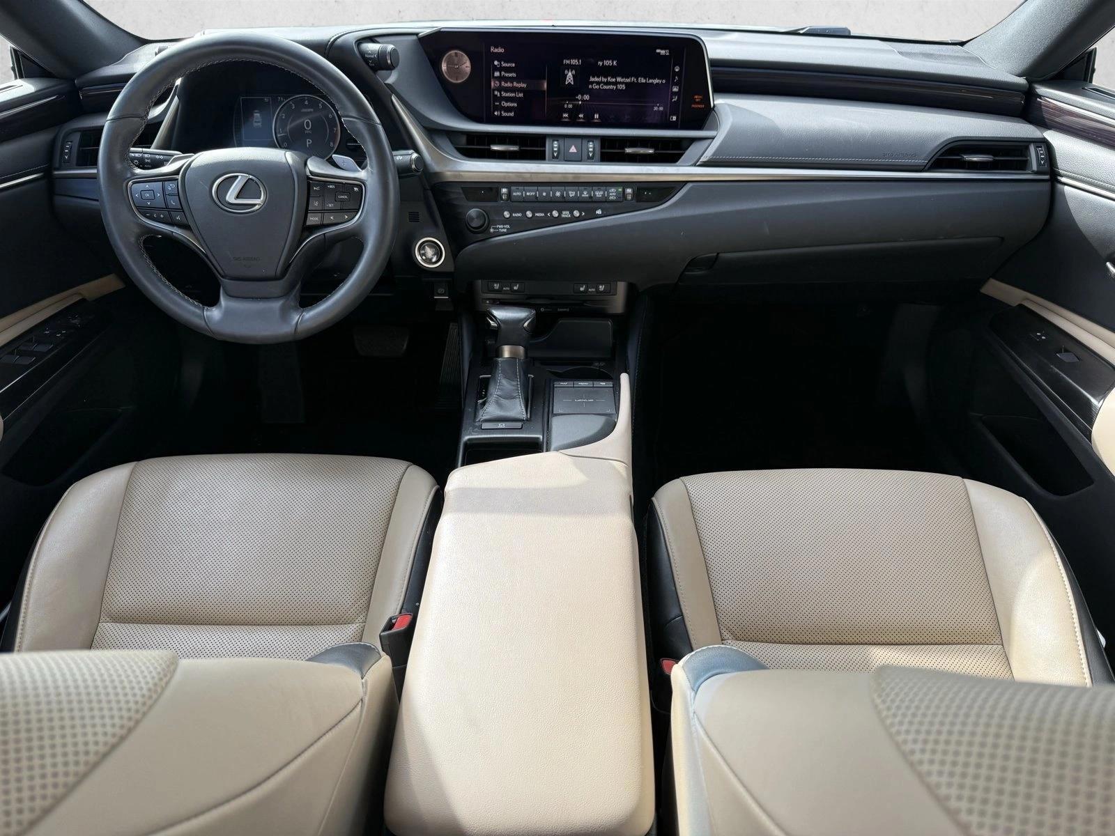 Thumbnail: 2019 Lexus ES - 3