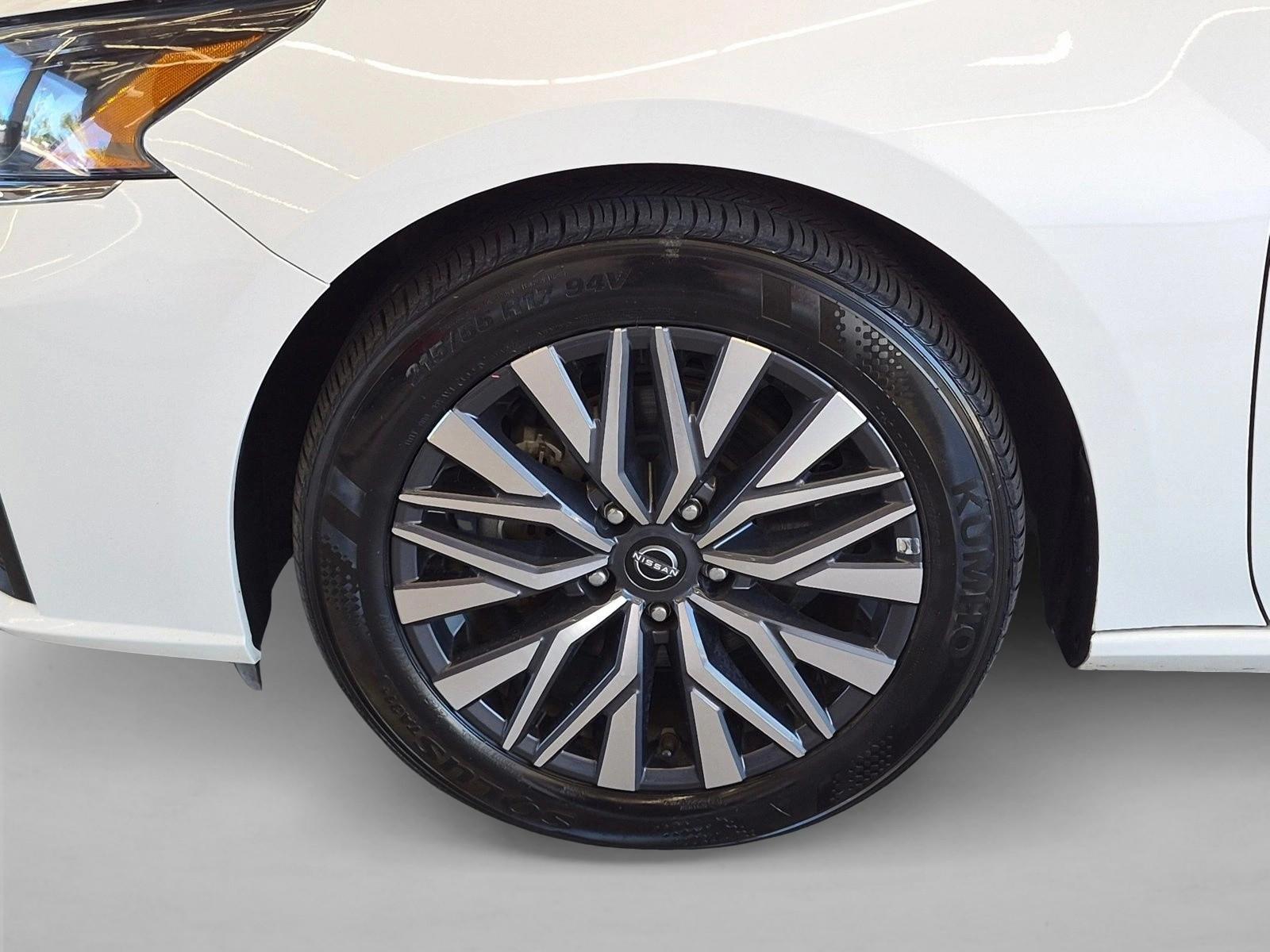 2025 Nissan Altima SV - Photo 22