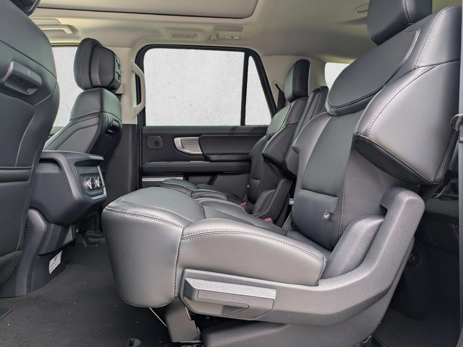 Thumbnail: 2026 Ford Expedition MAX - 6
