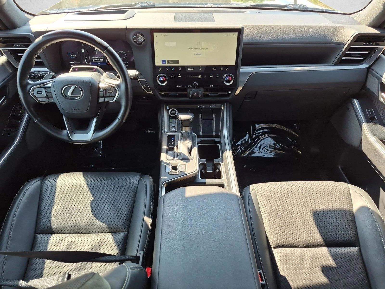 Thumbnail: 2024 Lexus GX - 4