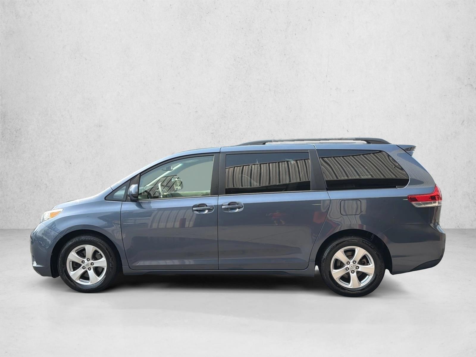 Thumbnail: 2013 Toyota Sienna - 2