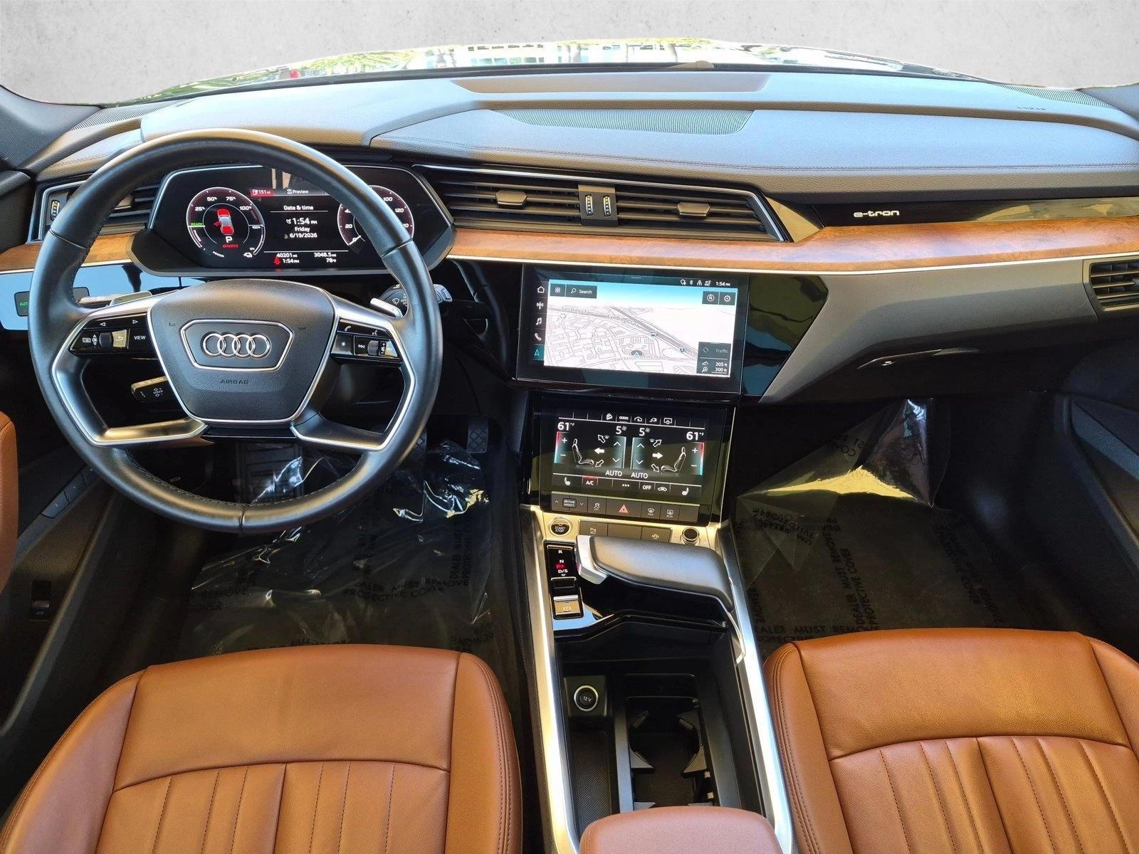 Thumbnail: 2022 Audi e-tron - 3