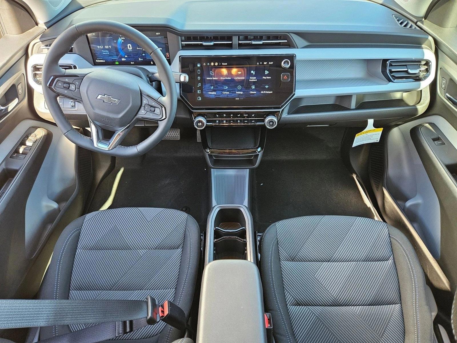 Thumbnail: 2027 Chevrolet Bolt EV - 4