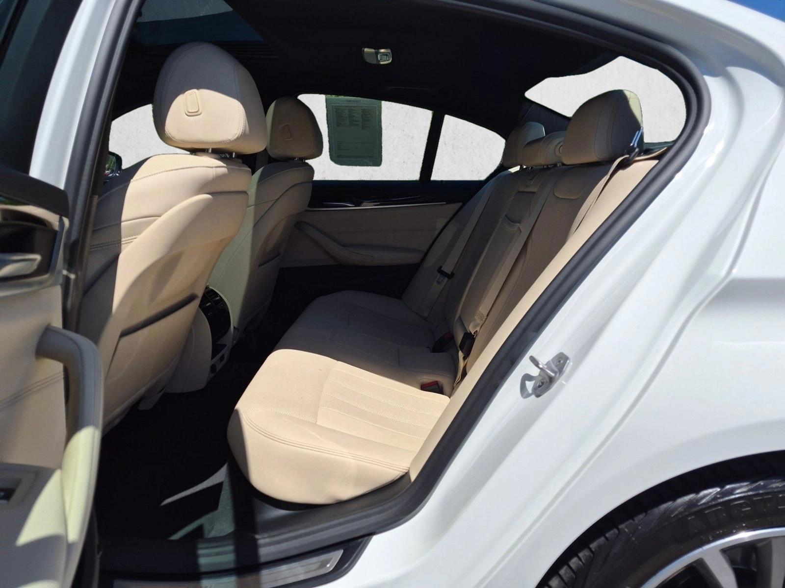 2021 BMW 5 Series 530i - Photo 15