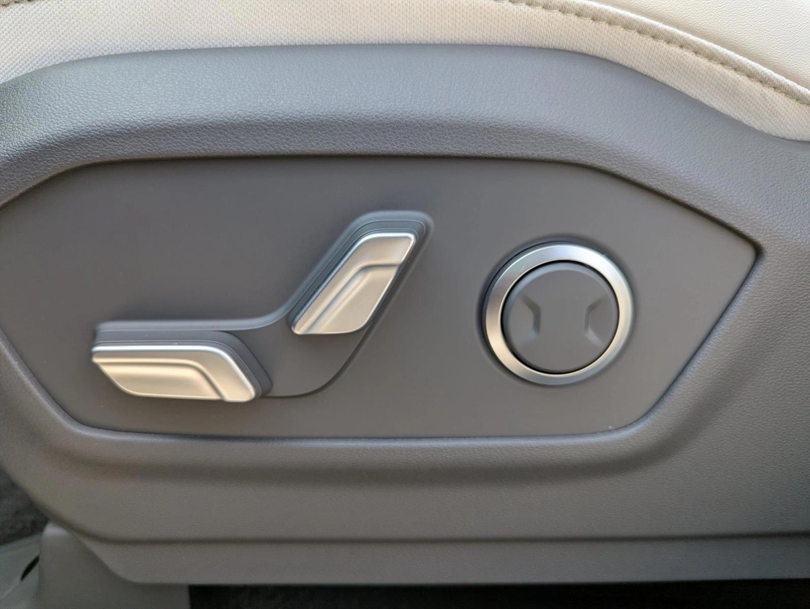 Thumbnail: 2026 Hyundai Santa Fe - 4
