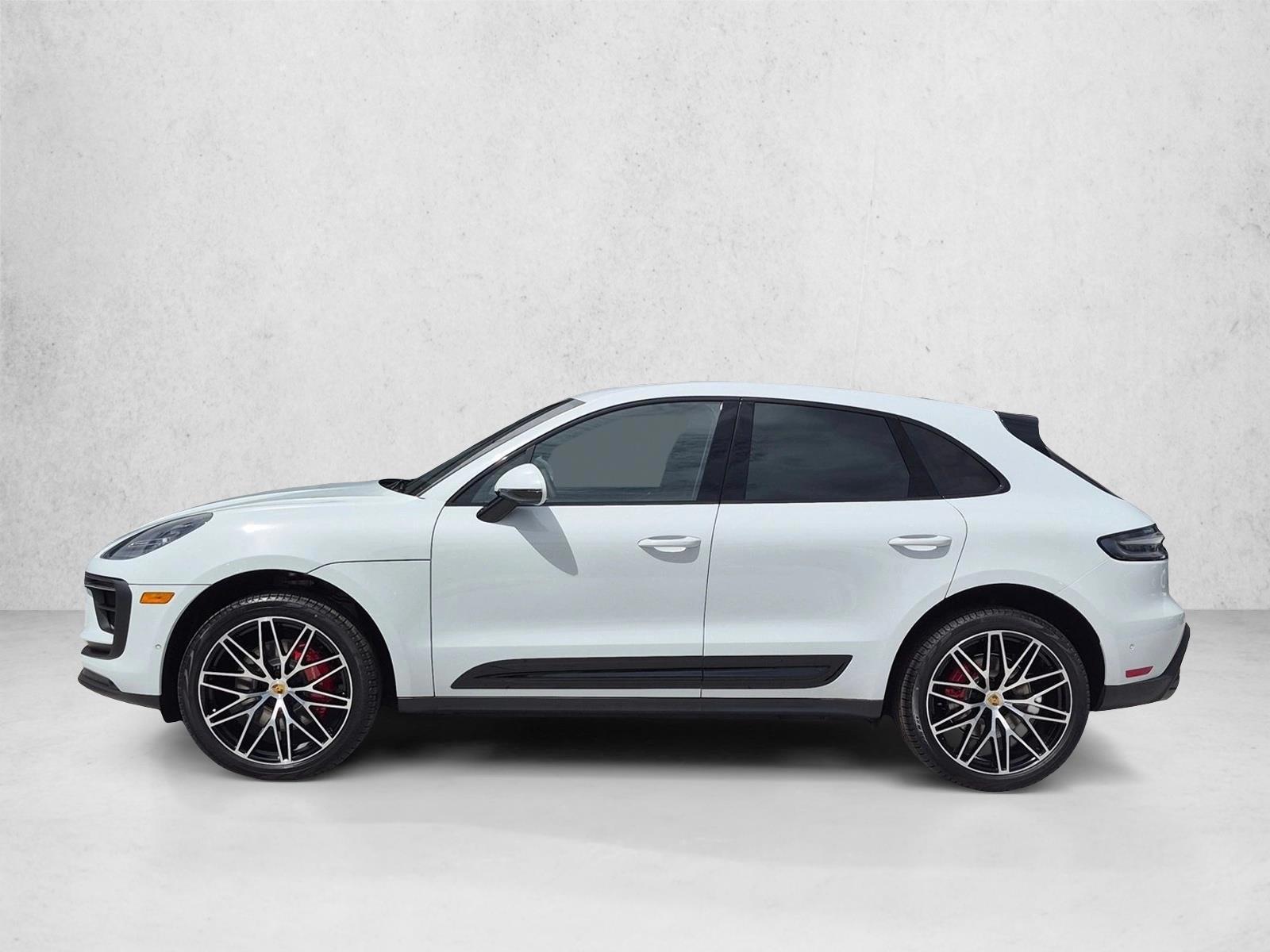Thumbnail: 2026 Porsche Macan - 2