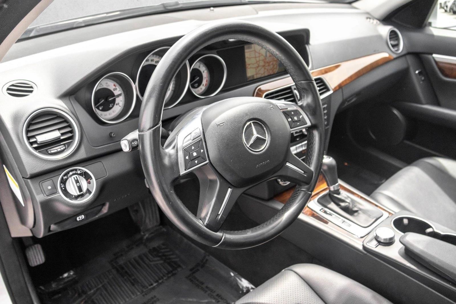 Thumbnail: 2014 Mercedes-Benz C-Class - 3